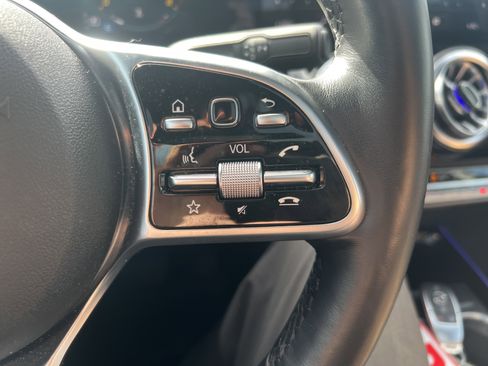 Used 2022 Mercedes-Benz GLA 250 4MATIC image 20