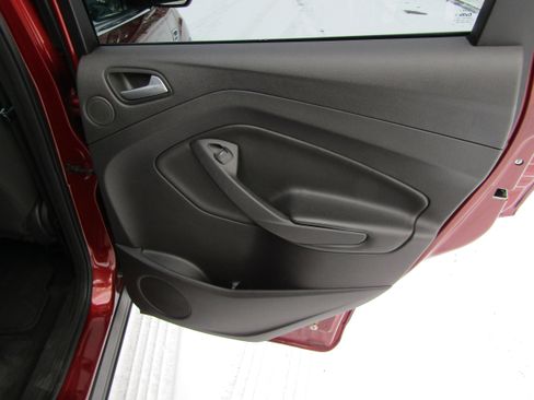 Used 2014 Ford Escape SE w/ Equipment Group 201A image 16