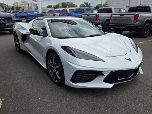 Used 2023 Chevrolet Corvette Stingray Preferred Cpe w/ Battery Protection Package RWD image 3