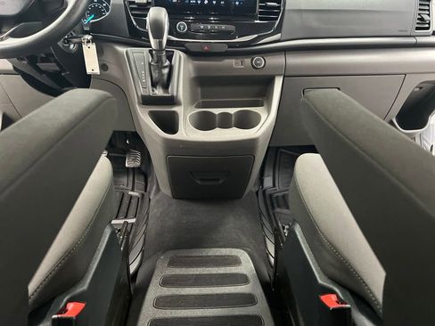 Used 2023 Ford Transit 350 XLT image 32