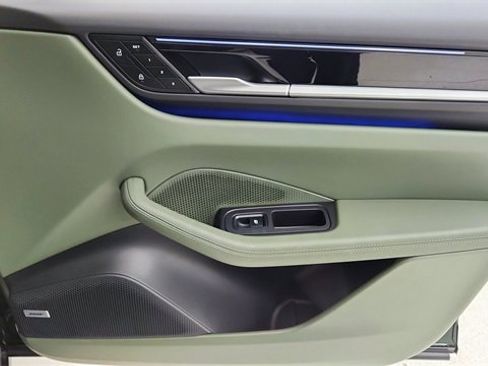 Used 2025 Porsche Macan 4S Electric image 23