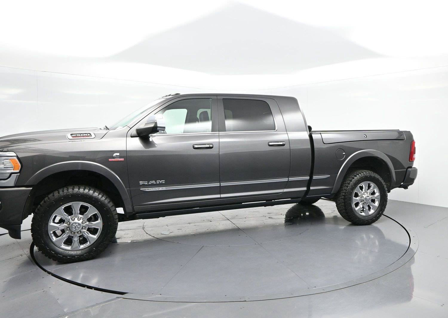 Used 2020 RAM 2500 Limited AWD/4WD image 4