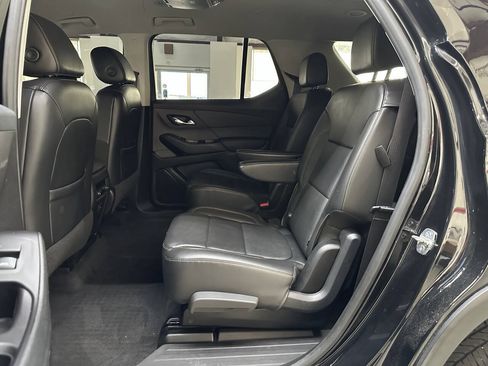 Used 2019 Chevrolet Traverse LT w/ LPO, Floor Liner Package FWD image 13