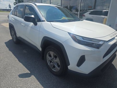 Used 2024 Toyota RAV4 LE AWD/4WD image 2