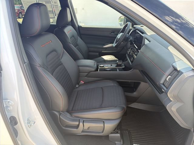 Used 2026 Nissan Pathfinder Rock Creek AWD/4WD image 26