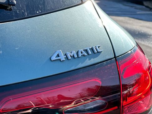 Used 2025 Mercedes-Benz GLC 300 4MATIC image 18
