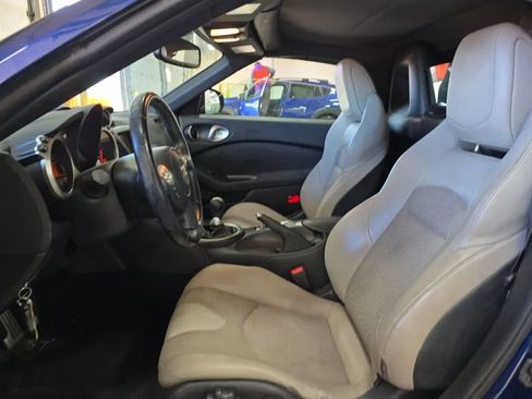 Used 2013 Nissan 370Z Touring image 3