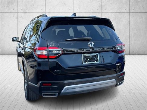 Used 2023 Honda Pilot Elite image 3