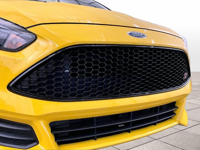 Used 2018 Ford Focus ST w/ Equipment Group 402A FWD image 29