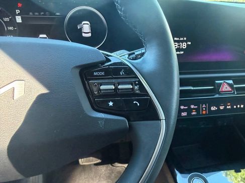 Certified 2024 Kia Niro Wind w/ Wind Preserve Package FWD image 15