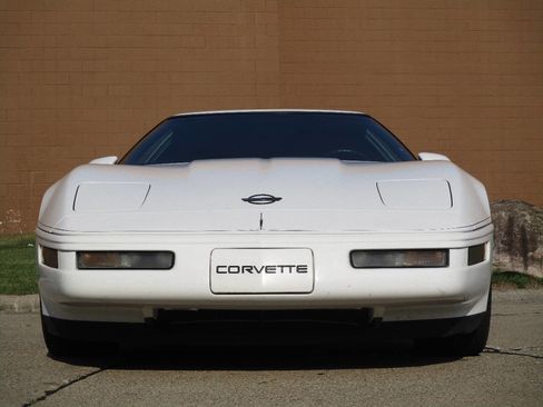 Used 1996 Chevrolet Corvette Coupe image 3