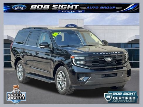 Used 2025 Ford Expedition Active AWD/4WD image 1