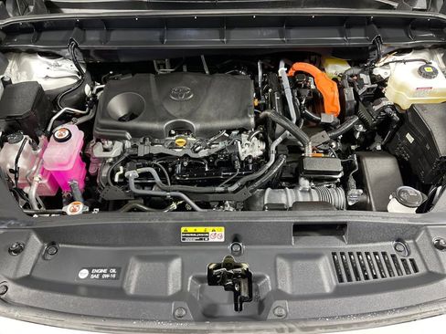 Used 2024 Toyota Highlander Platinum image 9