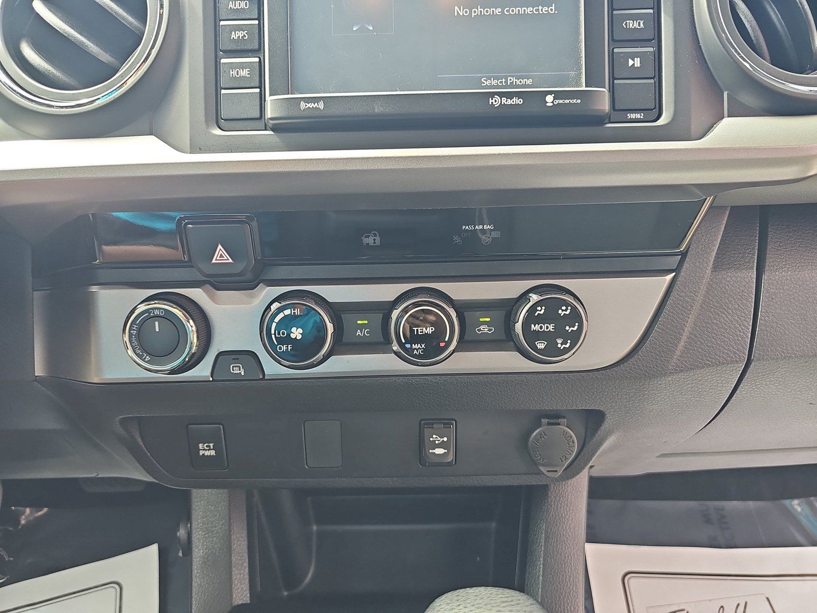 Used 2018 Toyota Tacoma SR5 AWD/4WD image 20