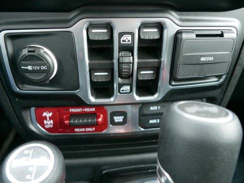 Used 2021 Jeep Wrangler Unlimited Rubicon 4xe w/ Cold Weather Group AWD/4WD image 19