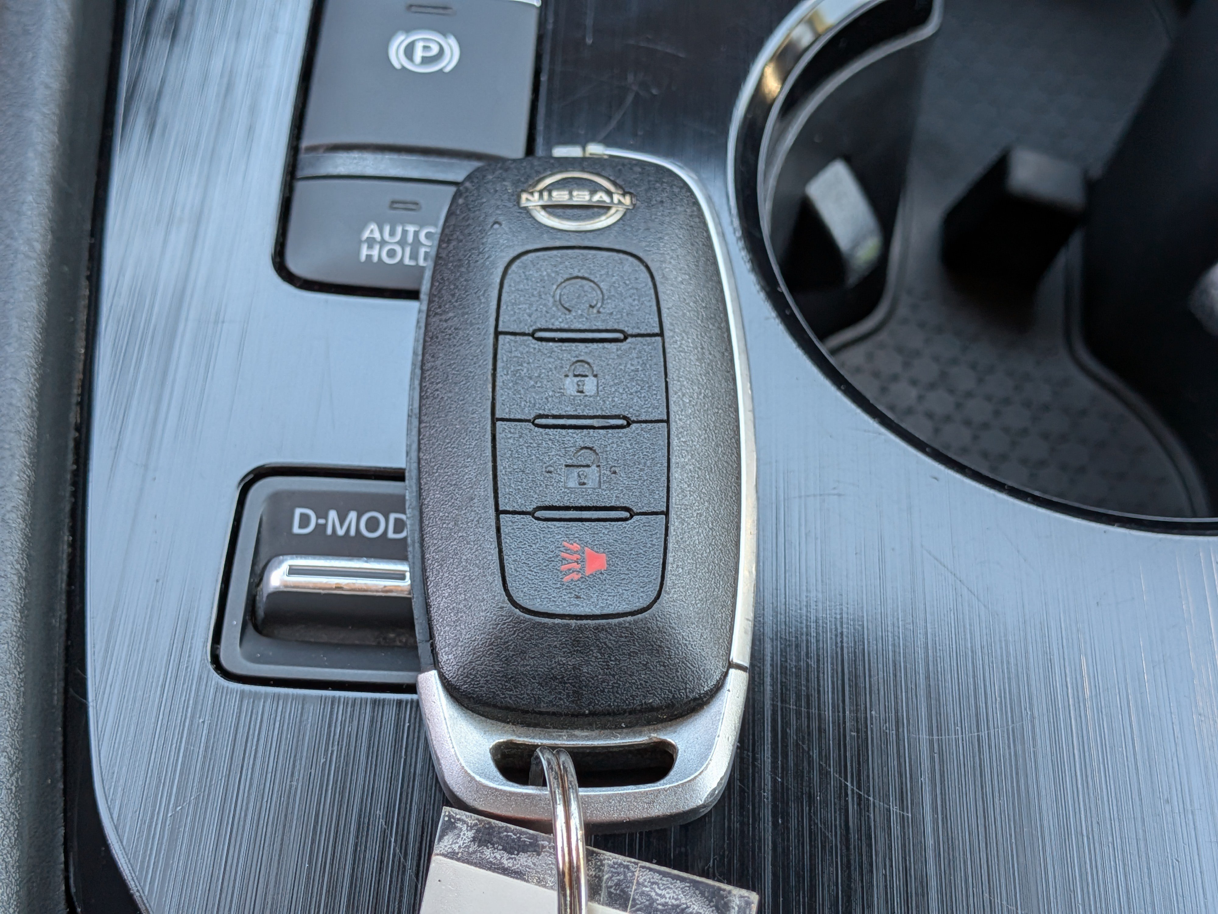 Used 2023 Nissan Rogue SV FWD image 31