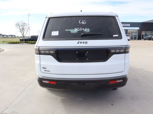 New 2026 Jeep Grand Wagoneer 4WD w/ Premium Group I image 24