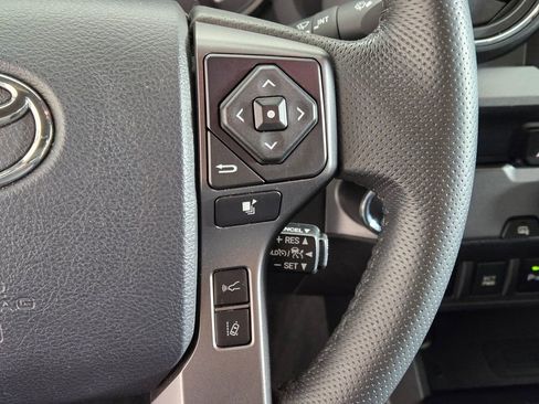 Used 2019 Toyota Tacoma TRD Off-Road w/ Technology Package RWD image 28