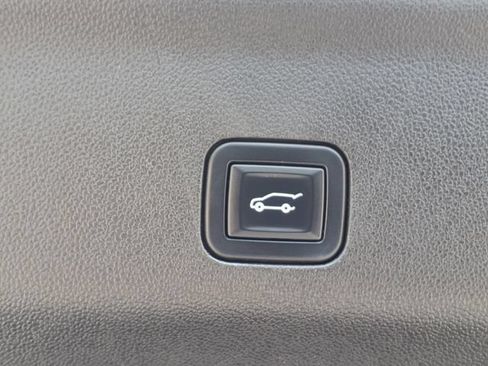 Certified 2023 Chevrolet Suburban High Country AWD/4WD image 9