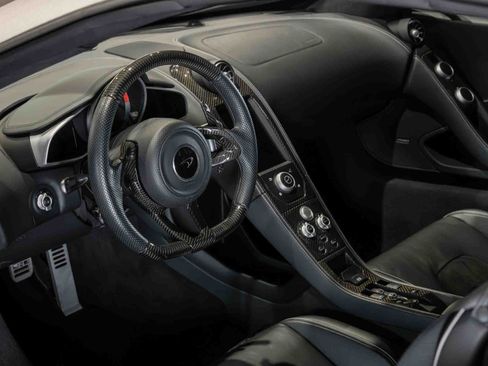 Used 2016 McLaren 650S Spider RWD image 20