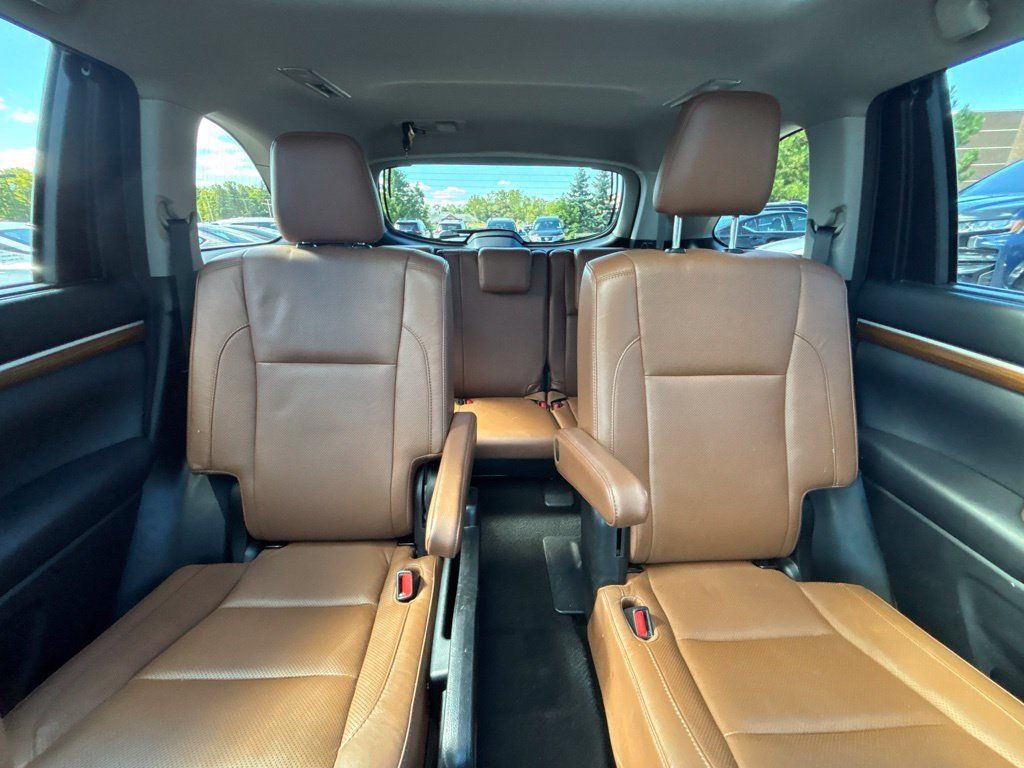 Used 2018 Toyota Highlander Limited Platinum AWD/4WD image 34
