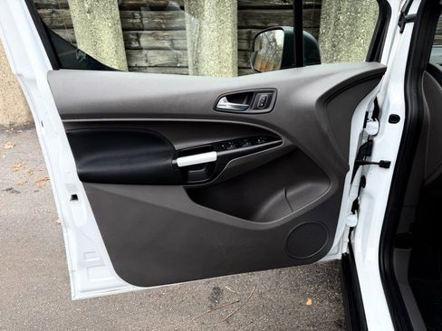 Used 2022 Ford Transit Connect XLT w/ Trailer Tow Package image 19