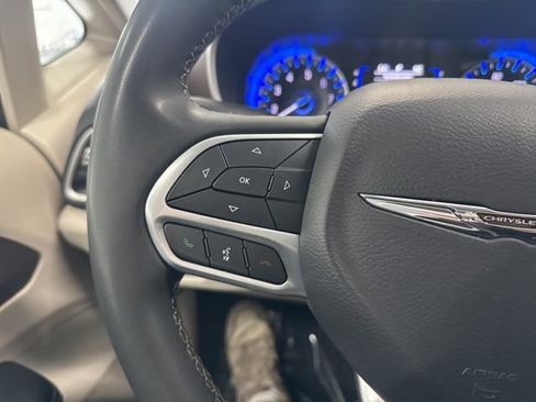 Used 2023 Chrysler Voyager LX image 36