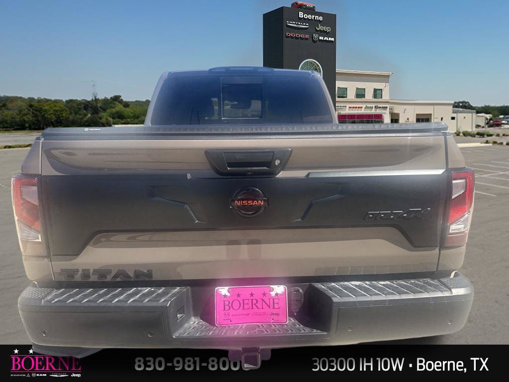 Used 2021 Nissan Titan PRO-4X w/ Pro-4x Convenience Package AWD/4WD image 11