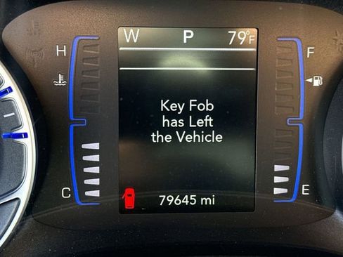 Used 2023 Chrysler Voyager LX image 4