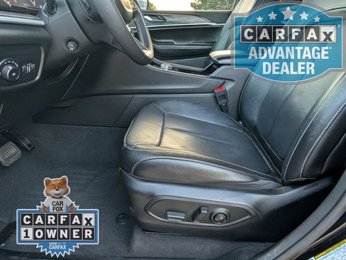 Used 2023 Jeep Grand Cherokee Limited w/ Luxury Tech Group II AWD/4WD image 17