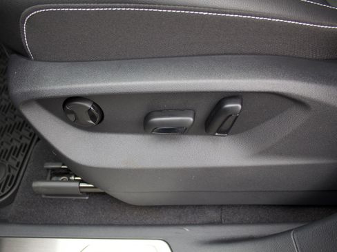 New 2026 Volkswagen Atlas SE image 13