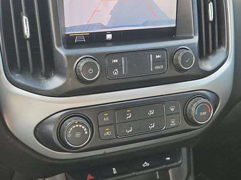 Used 2019 Chevrolet Colorado LT w/ LT Convenience Package RWD image 17