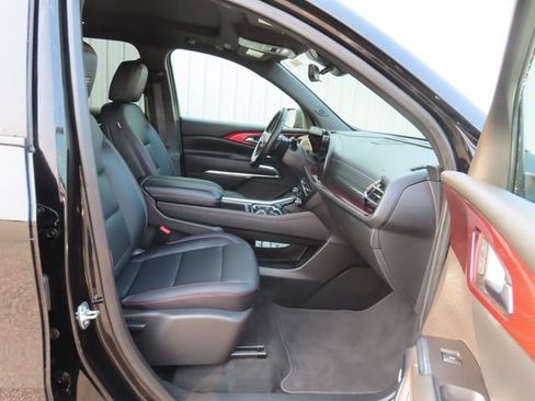 Used 2025 Chevrolet Traverse Z71 w/ Enhanced Driving Package AWD/4WD image 24