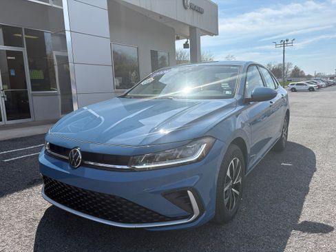 Used 2026 Volkswagen Jetta S image 3