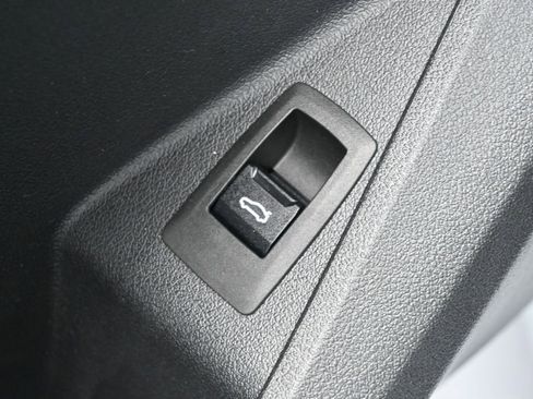 Used 2025 BMW 228i xDrive AWD/4WD image 17