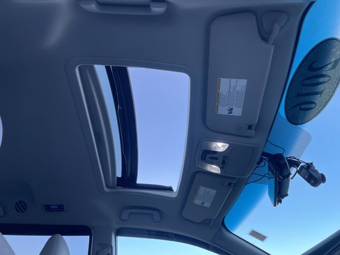 Used 2016 Toyota Sienna XLE image 17