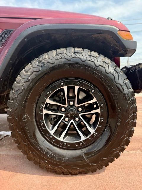 Used 2021 Jeep Wrangler Unlimited Sahara AWD/4WD image 21