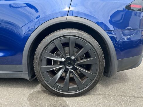 Used 2023 Tesla Model X image 14