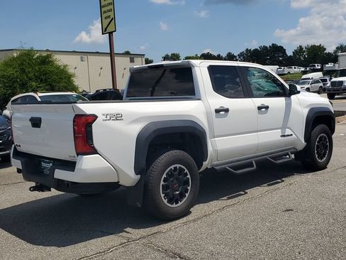Used 2024 Toyota Tacoma TRD Off-Road AWD/4WD image 7