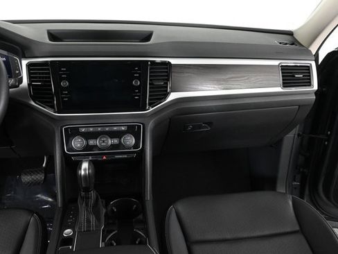 Certified 2023 Volkswagen Atlas SE w/ Panoramic Sunroof Package image 16