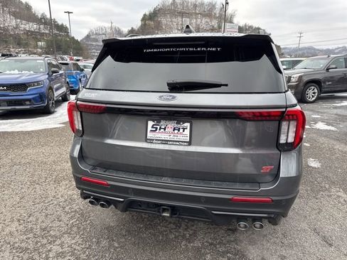 Used 2025 Ford Explorer ST image 4