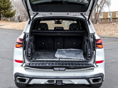 Used 2025 BMW X5 xDrive50e w/ M Sport Package image 24