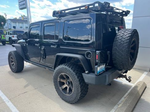Used 2013 Jeep Wrangler Unlimited Sahara w/ Connectivity Group AWD/4WD image 5