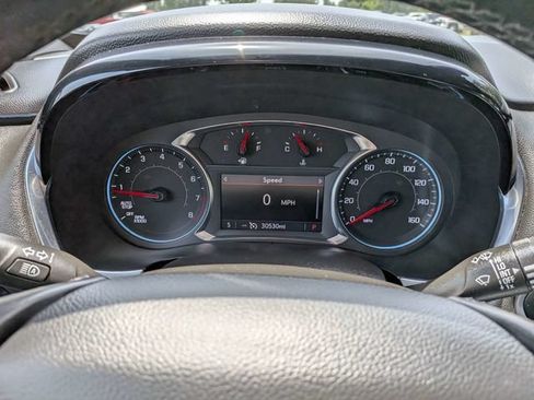 Used 2023 Chevrolet Traverse LT FWD image 28