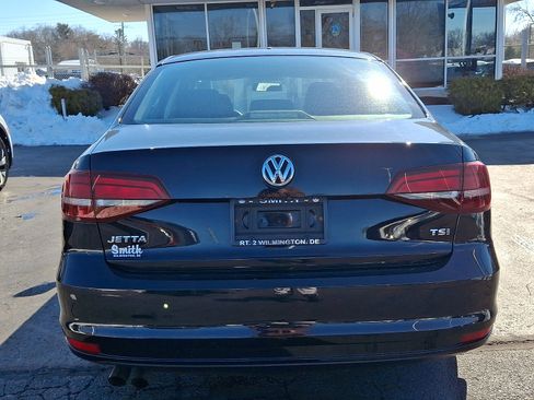 Used 2017 Volkswagen Jetta S image 5