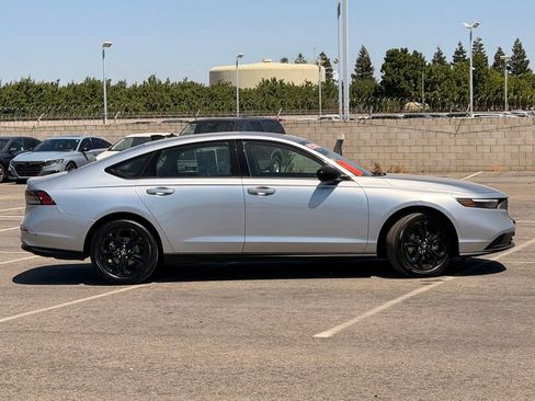 Used 2025 Honda Accord SE image 4