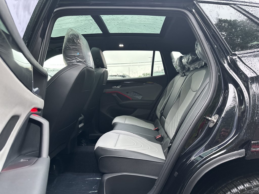 New 2026 Volkswagen Tiguan SE R-Line AWD/4WD image 18