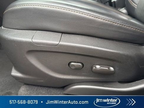 Used 2020 Chevrolet Trax LT w/ LT Convenience Package image 22