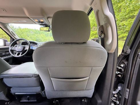 Used 2018 RAM 1500 Big Horn AWD/4WD image 40