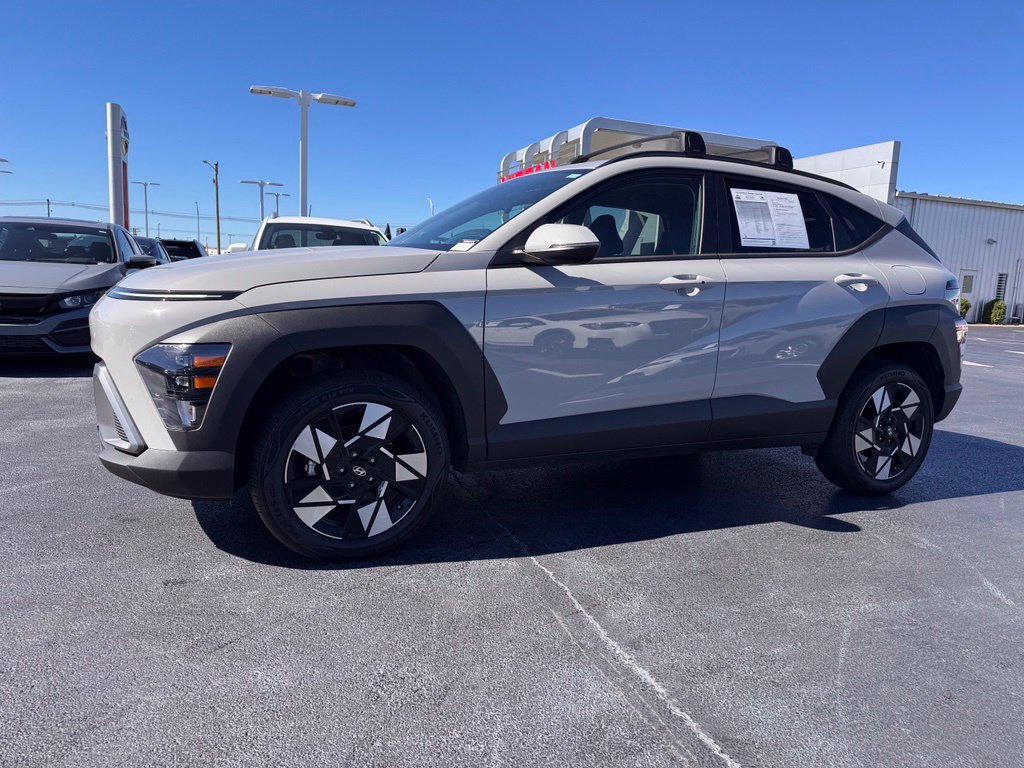 Used 2025 Hyundai Kona SEL AWD/4WD image 2